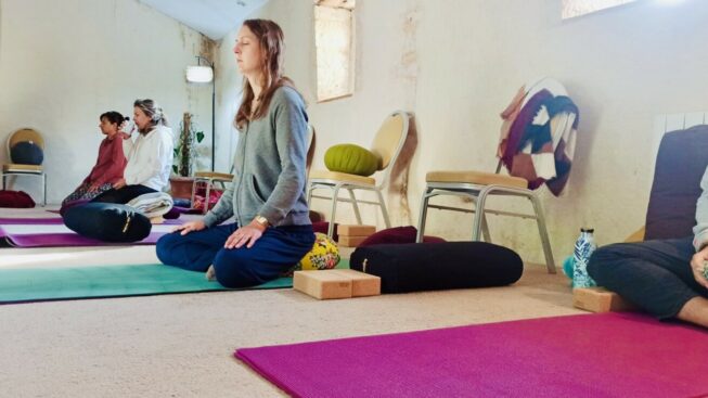 méditation & yoga818C-E14A6ACB8AA9_1_201_a